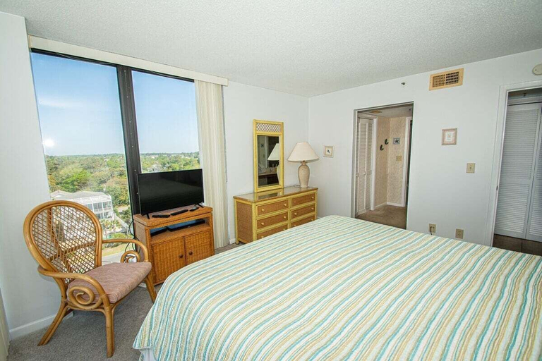 Interior 2, Sea Castle 8G, Horry