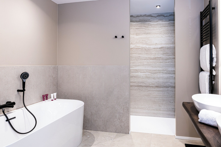Bathroom 5, Anatura Hotel & Spa Luxembourg, Clervaux