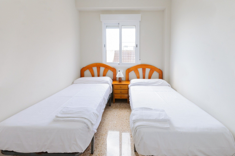 Room 2, Turia - Apartment In El Brosquil, Santa Cruz de Tenerife