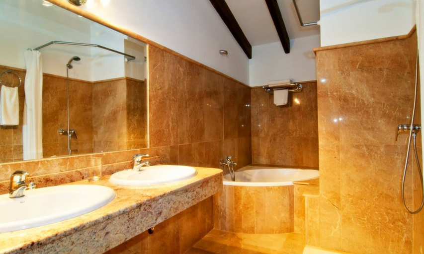 Bathroom 2, Peaceful Mallorca Escape for Families, Baleares