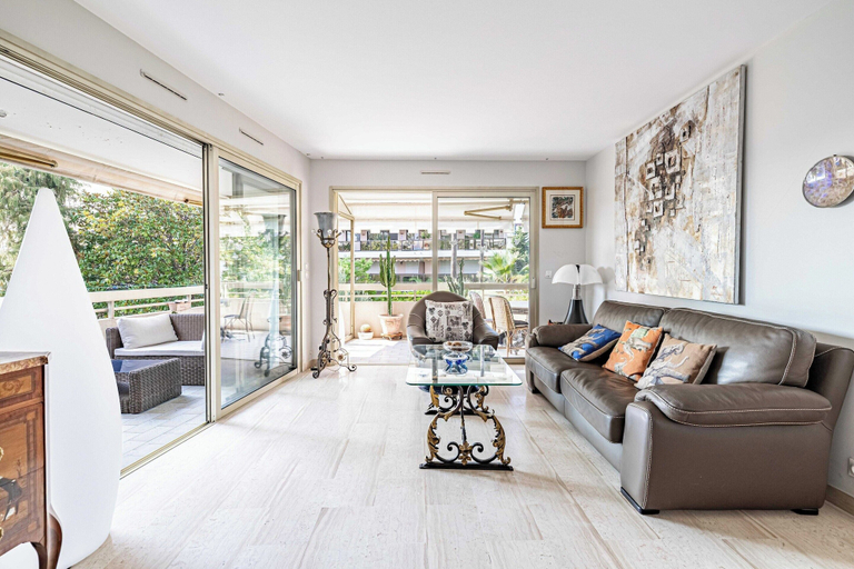 Living area 3, Apt With A/C and Balcony - 1bdr/4p - Cannes/ Beach, Alpes-Maritimes