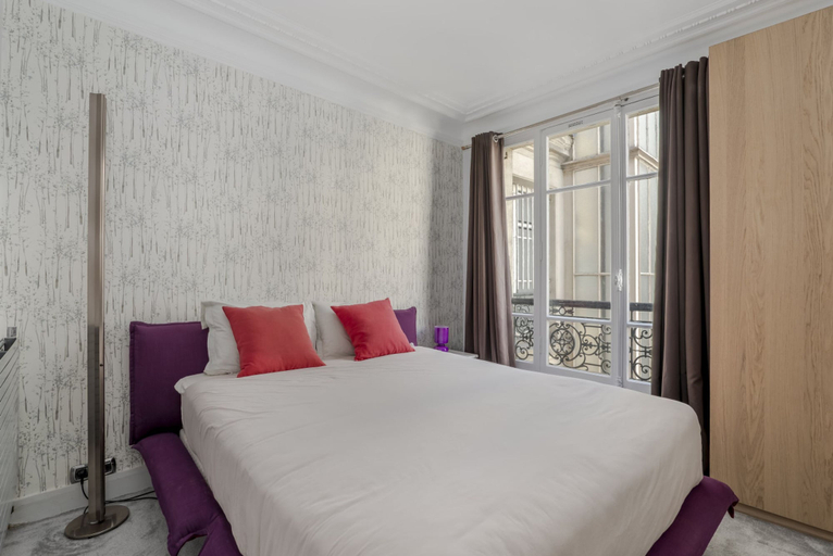 Room 5, Luxury 4 Bed Residence - Next to Arc de Triomphe, Paris