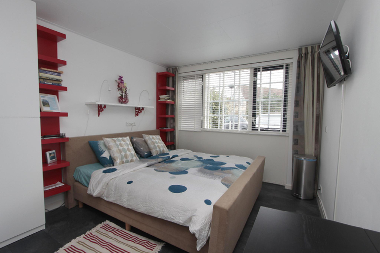 Bedroom 2, B&B de Wiekeborg, Pekela