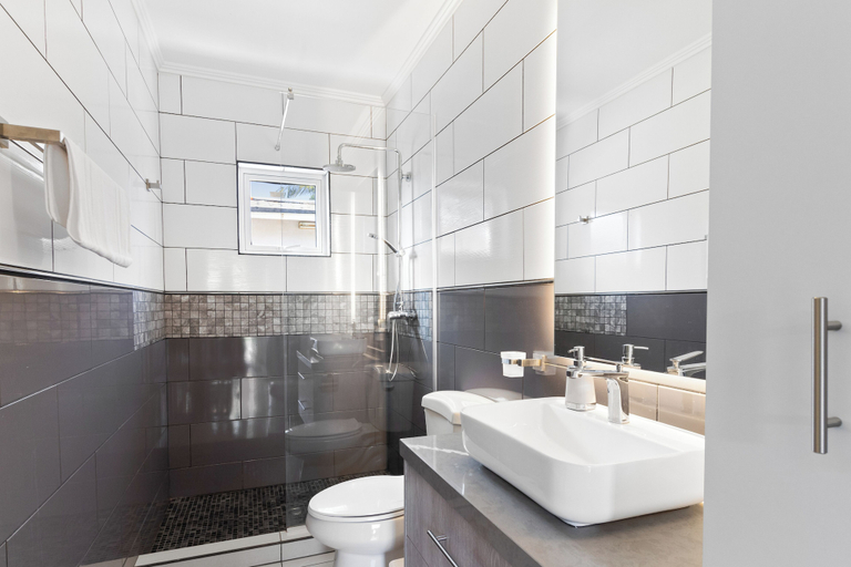 Bathroom, Little Sea #3 - Strea di Lama