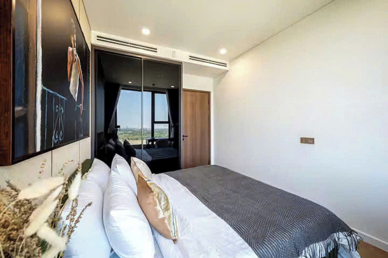 Room 3, Zenith Luxstay Lumiere Riverside, District 2