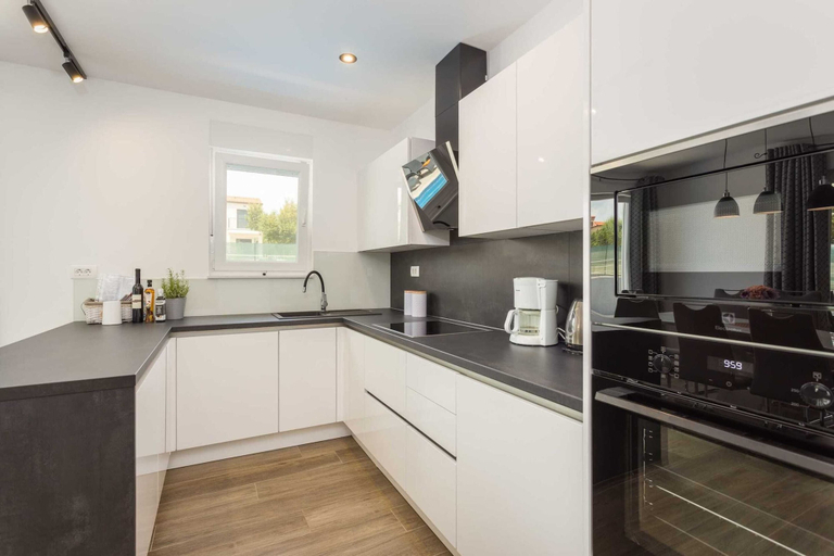 Private kitchen 2, Well-appointed Holiday Home in Salakovci, Labin