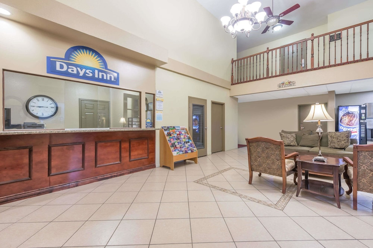 Public Area, Days Inn by Wyndham St Peters/St Charles, Saint Charles