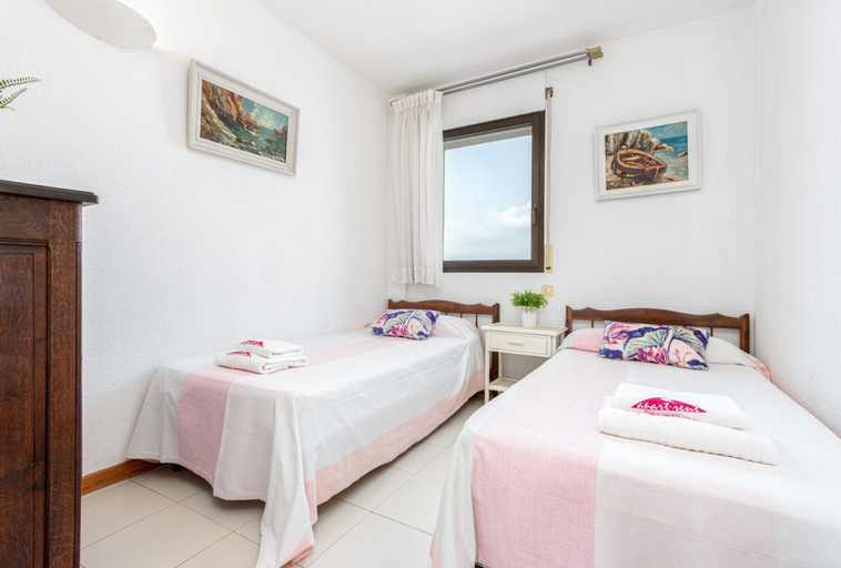 Room 2, Top-floor Views in Empuriabrava, Girona