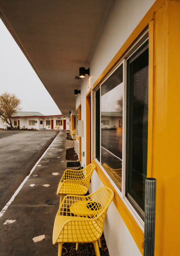 Others 5, Ala Cozy Motel, Grant
