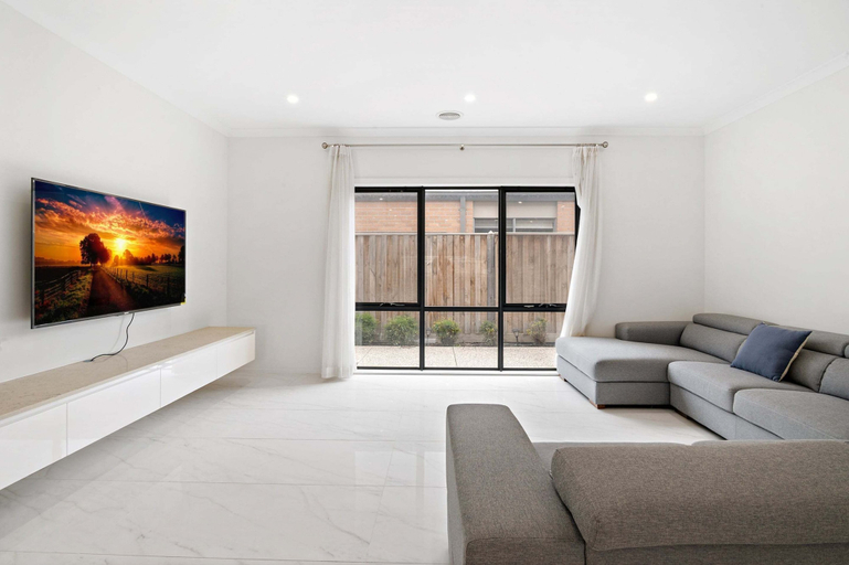 Living room 3, Spacious 5-bed Home in Peaceful Point Cook, Melbourne