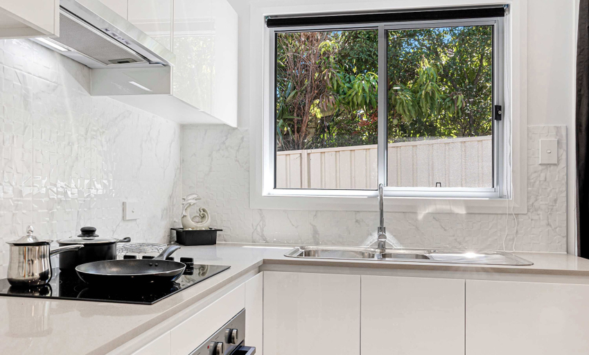 Private kitchen 3, Metawise BnB Modern 2BR Self-contained Guest Suite, Campbelltown - South