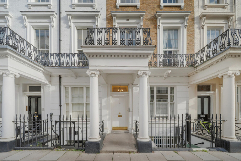 Room 4, Devonshire Terrace - 2 Bedroom Apartment, London