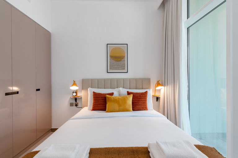 Room 4, Vibrant 2BR Miami Vibes at Business Bay, Dubai