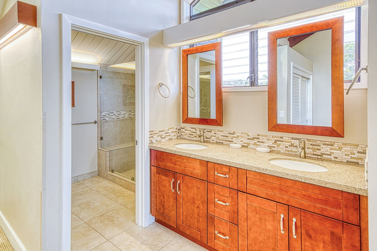 Bathroom 4, Kahana Outrigger 4B1, Maui