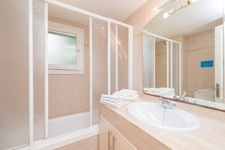 Others 3, El Pinar - Villa With Private Pool. Free Wifi, Baleares