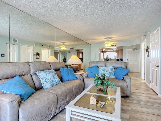 Interior 4, Oceania Beach Club 702, Volusia