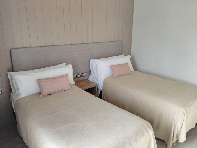 Room 3, Hotel Velez, Almería