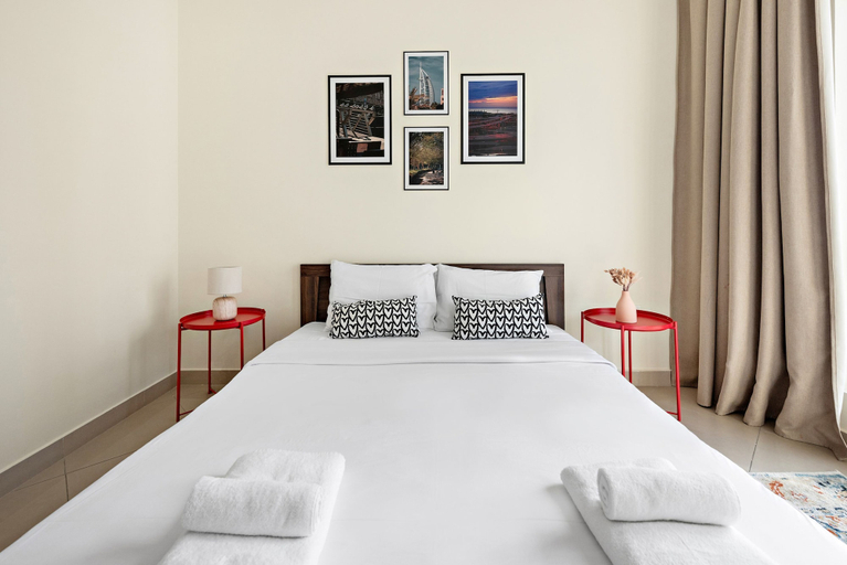 Room 2, Icon 1 - 1702 2BR in Dubai, Dubai