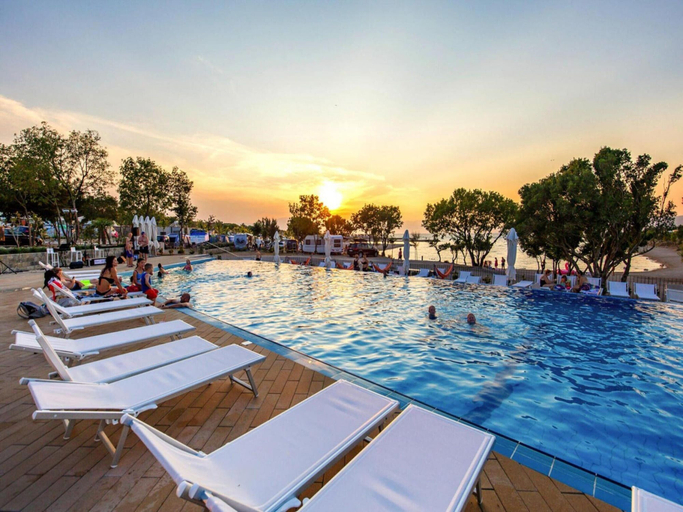 Pool 1, Mobile Home in Omisalj by Pusca Bay Beach, Omišalj