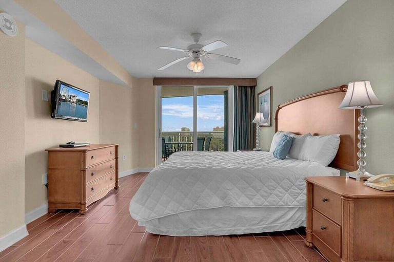 Interior 3, Horizon 701, Horry