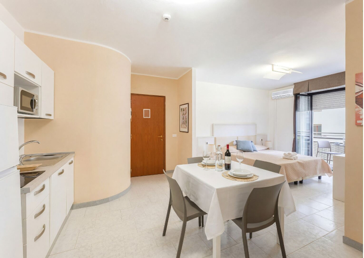 Room 5, Rina Sea Apartments, Sassari