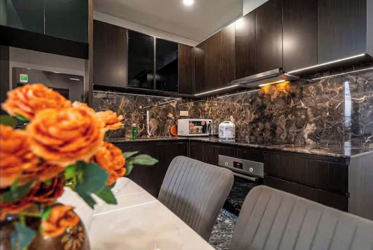 Private kitchen 5, Zenith Luxstay Lumiere Riverside, District 2
