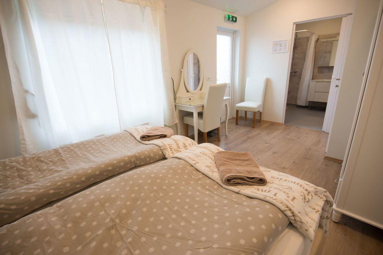 Bedroom 3, Guesthouse Grund, Grindavík