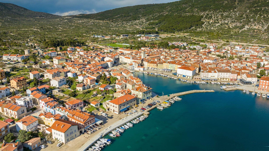 Exterior 4, Apartment in Cres Near Old Town and Beaches, Cres