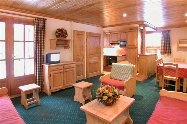 Living room 5, Spacious Alpine Apartment, Isère