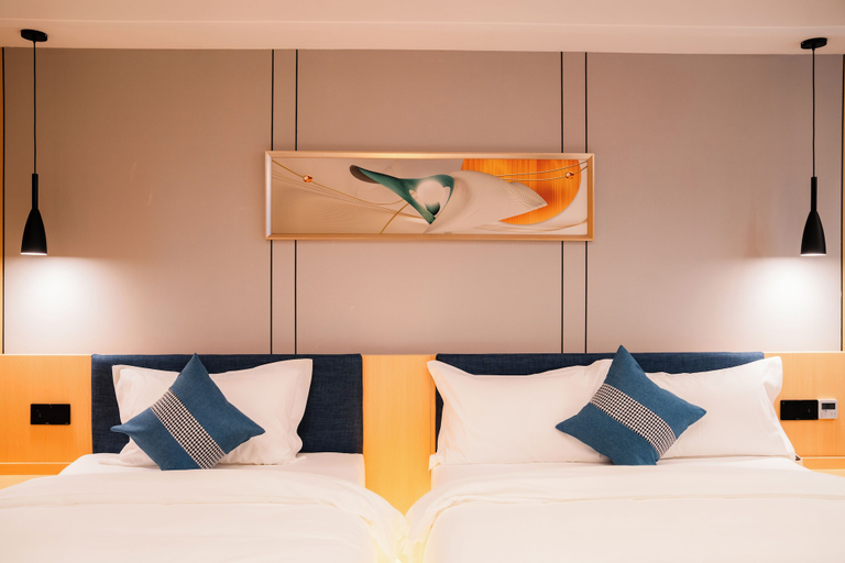 Room 5, Ellie Hotel, Mean Chey