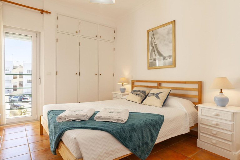 Room 3, C04 - Bay Ahoy 3 Bed Apartment in Lagos, Lagos