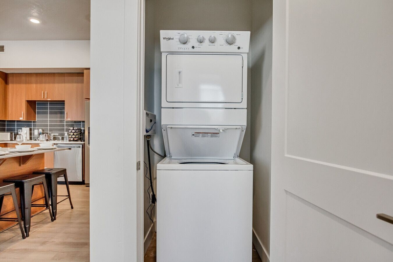 Room 4, B106 at The Heights by CDH, Davis