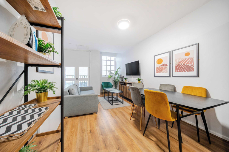 Room 5, Host Stay Apartment 3 Stanley Street, Sefton