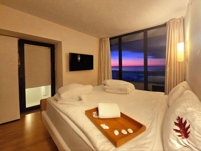 Room 4, Q'ure Batumi, Batumi