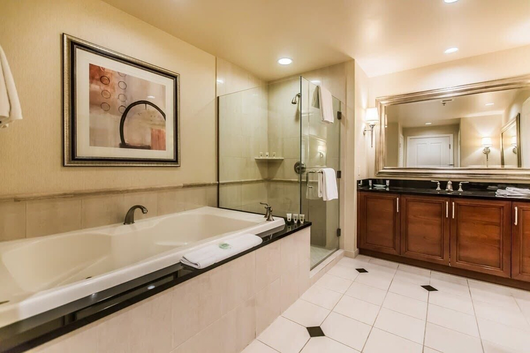 Interior 4, MGM Signature 1BR With Balcony 08714, Clark