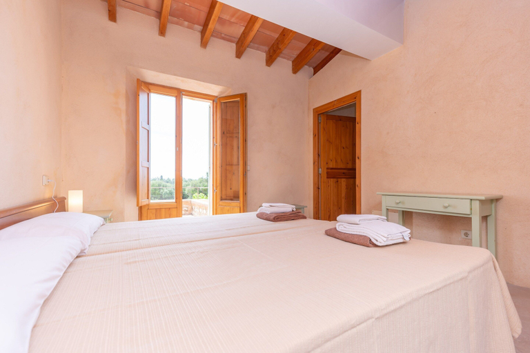 Room 4, Can Jeroni Carrio - Villa With Private Pool, Baleares