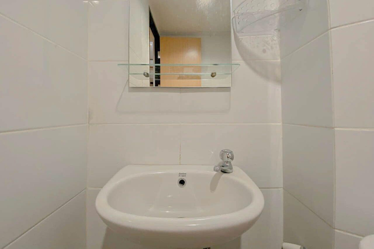 Bathroom 5, Standard Studio At The Alton Apartment, Semarang