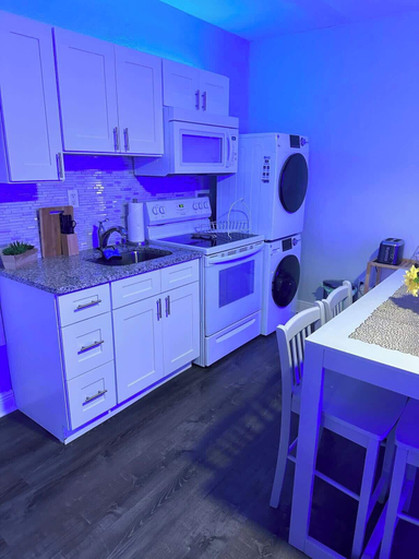 Room 5, Cozy Suite Full Amenitie s pet Friendly, Hillsborough