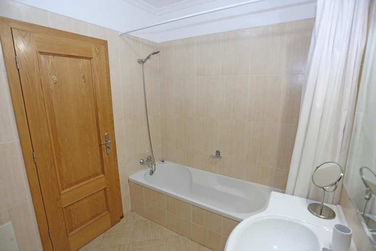 Room 2, A32 - Lancemar Flat in Albufeira, Albufeira