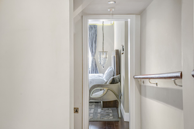 Room 3, Royal Residence - Steps Away From Hyde Park, London