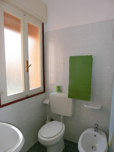 Bathroom 3, One-Bedroom Apartment 150 meters from the sea - By Beahost Rentals, Venezia