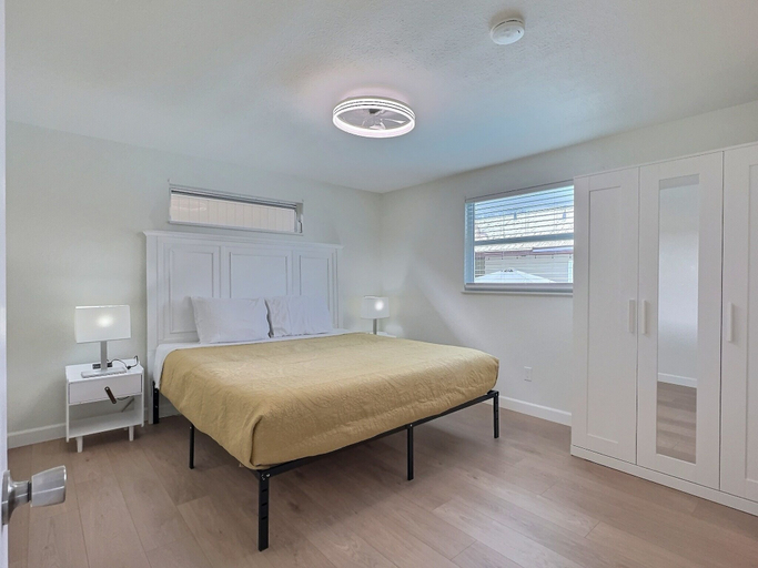 Interior 2, Siesta Heron 7, Sarasota