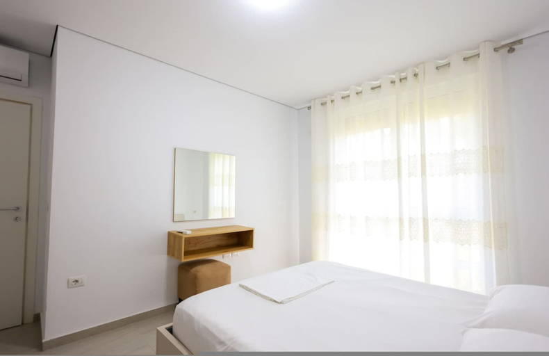Room 4, Sanpietro Vacation Apartment 042, Durrësit