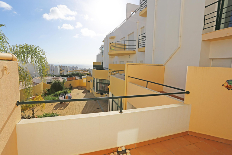 Room 5, C20 - Meia Praia Beach 3 Bed Apartment, Lagos