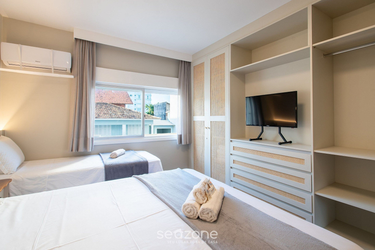 Room 3, 3 Bedroom Apartment 110 m From the Beach Emd0012, Piçarras