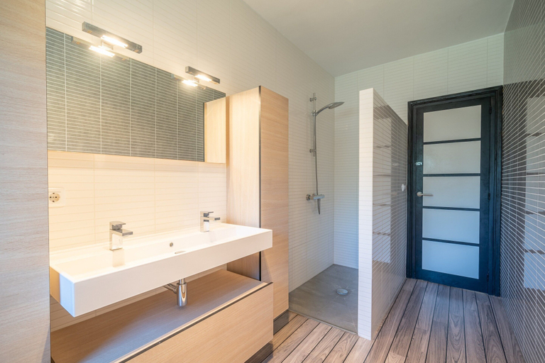 Bathroom 4, Holiday Home in L'escala Near Platja Cala Montgo, Girona