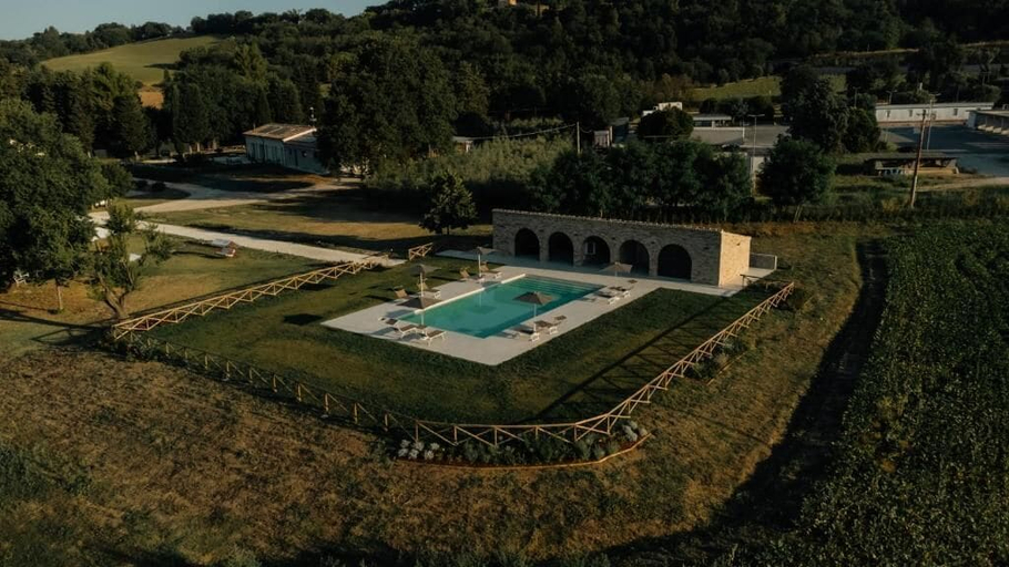 Pool, pieve san biagio, Macerata