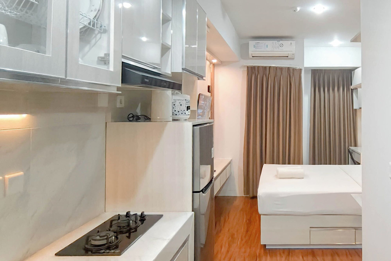Interior 2, Cozy Living Studio At Apartment Delft Ciputra Makassar, Makassar