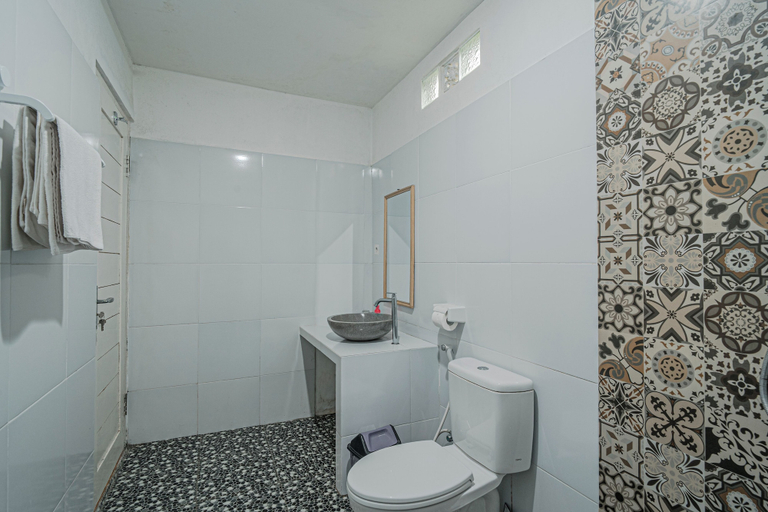 Bathroom 3, Santya Loka Lodge & Twin Waterfall, Tabanan