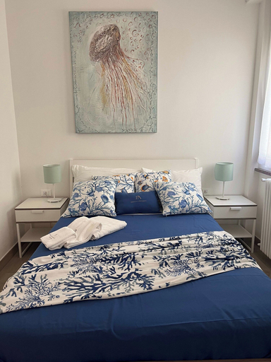 Room 5, Seaside Escape With Balcony Views, La Spezia
